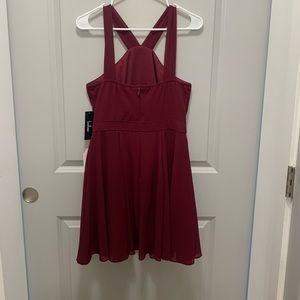 Lulu’s maroon dress